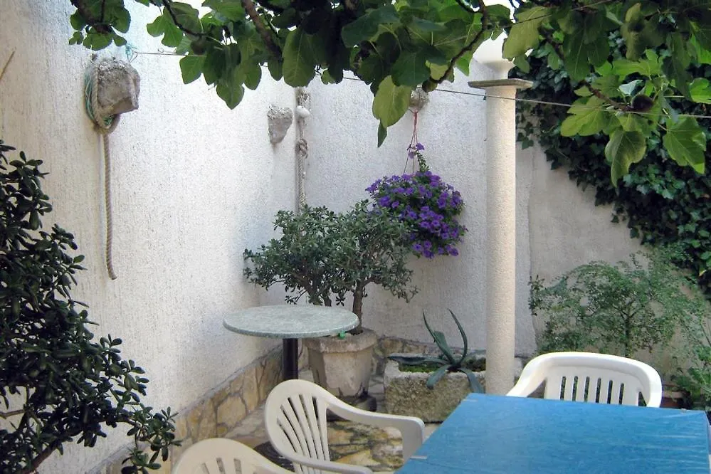 Apartment Studio Novi Vinodolski 2382A